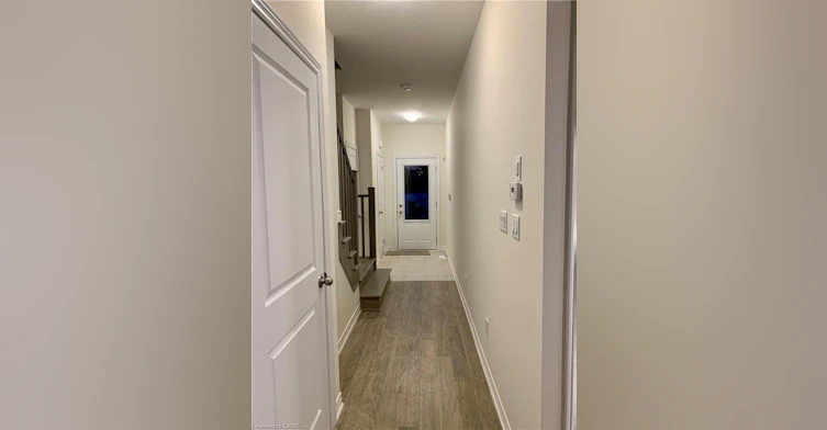 4 Foothills Lane, Hamilton, ON, L8E 0K1 - 11