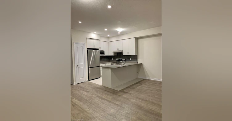 4 Foothills Lane, Hamilton, ON, L8E 0K1 - 9