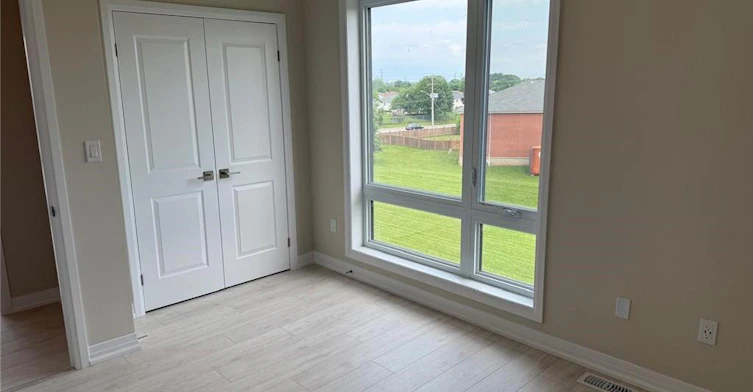 B038-525 Erinbrook Drive, Kitchener, ON, N2E 0L4 - 9