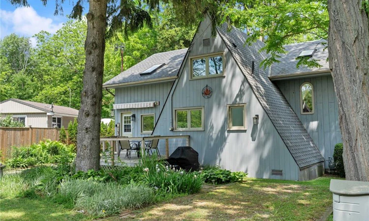 12 Maple Boulevard