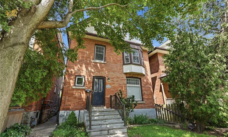 71 Aikman Avenue