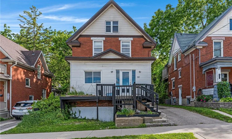 91 Charles Street E
