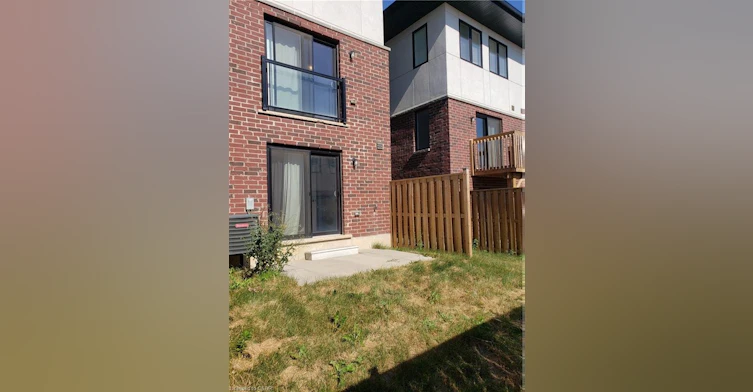 15 Mulhollard Lane, Hamilton, ON, L9G 3K9 - 3