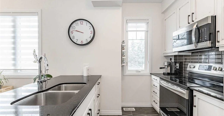 10 Showers Lane, Hamilton, ON, L9G 0H2 - 12