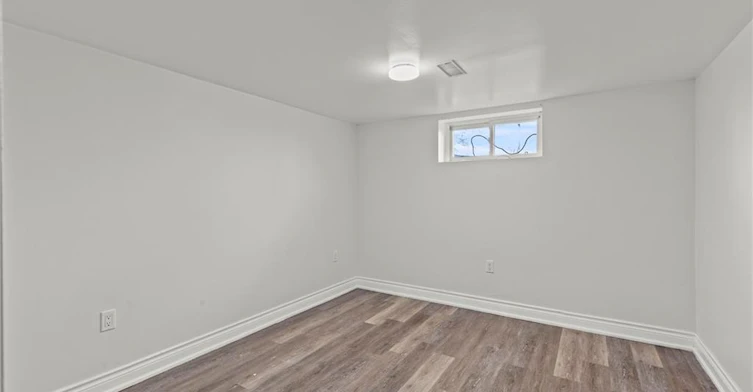 Lower-14 Westmount Avenue, Thorold, ON, L2V 2W1 - 13