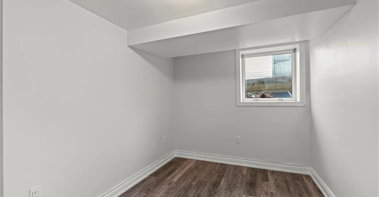 Lower-14 Westmount Avenue, Thorold, ON, L2V 2W1 - 16