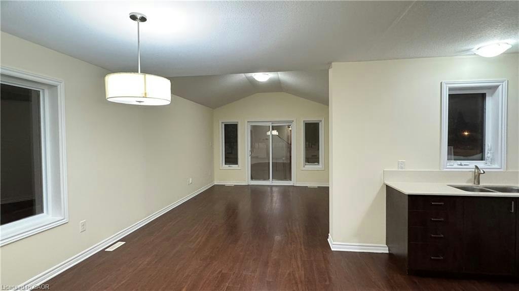 1357 Michael Circle, London, ON, N5V 0B8 - 8