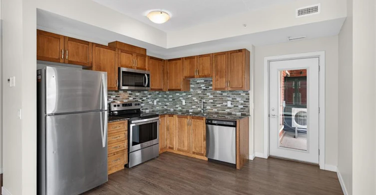 202-175 Commonwealth Street, Kitchener, ON, N2E 0H4 - 11