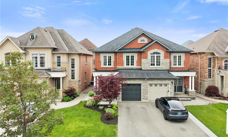 82 Summerberry Way