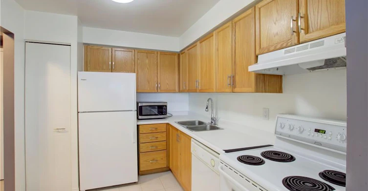 606-1270 Maple Crossing, Burlington, ON, L7S 2J3 - 9