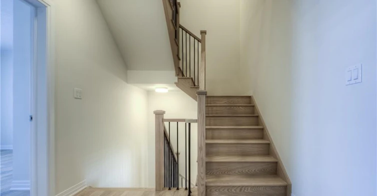 104 Settlers Road E, Oakville, ON, L6H 7W5 - 16