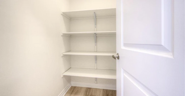 104 Settlers Road E, Oakville, ON, L6H 7W5 - 29