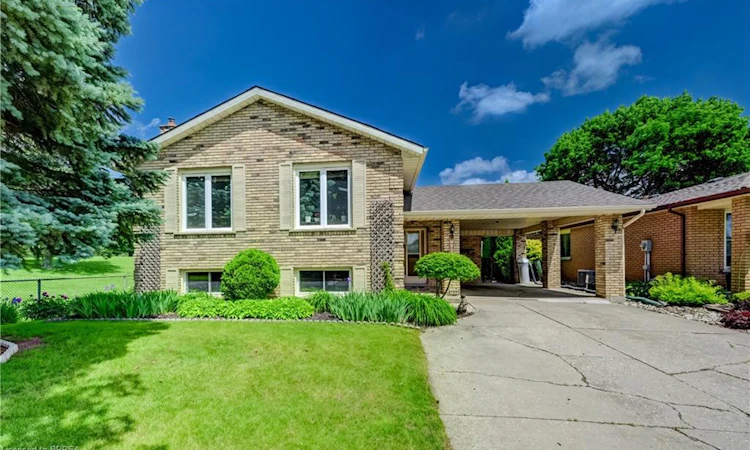 180 Balmoral Drive