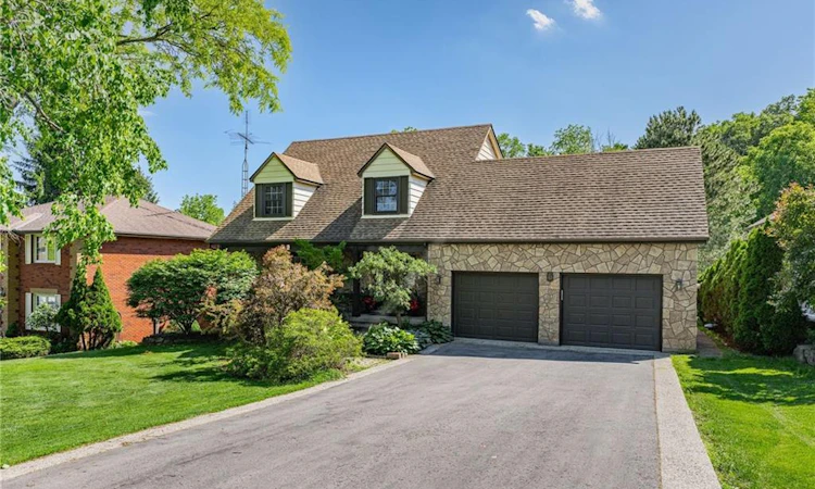 5 Mays Crescent