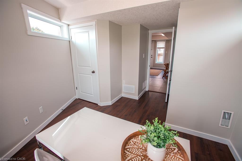 B-489 East Avenue, Kitchener, ON, N2H 0A8 - 20