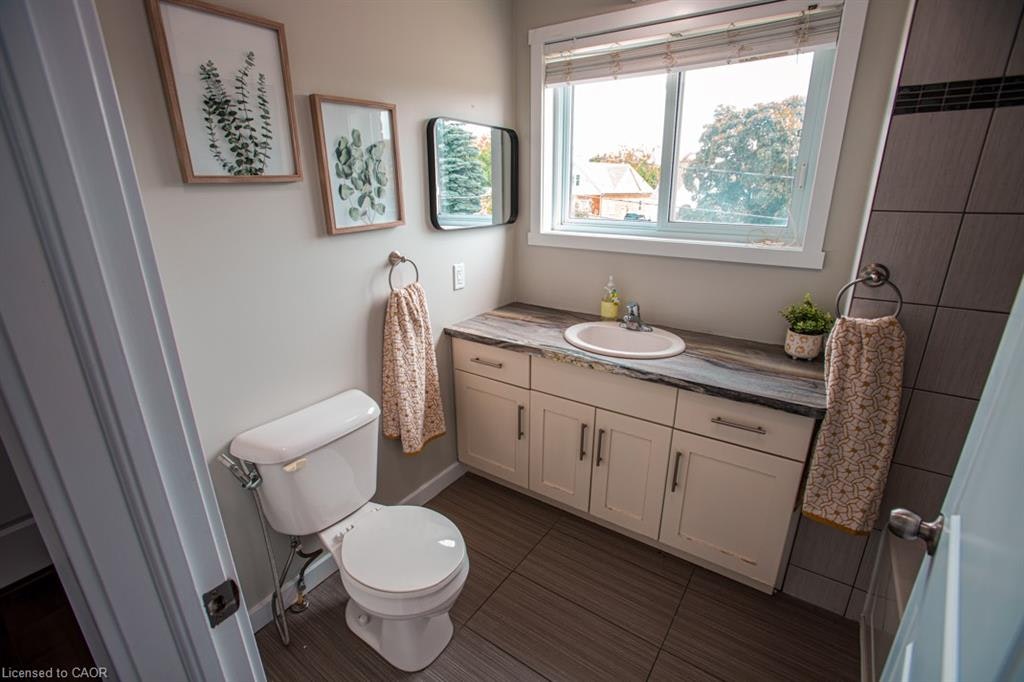 B-489 East Avenue, Kitchener, ON, N2H 0A8 - 37