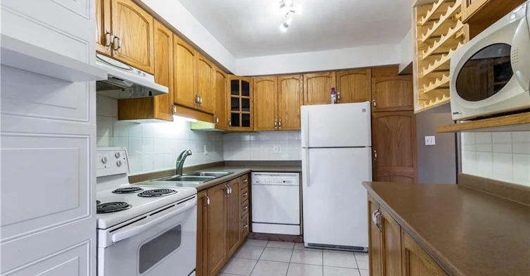 6-2 Royalwood Court, Hamilton, ON, L8E 4Y9 - 6