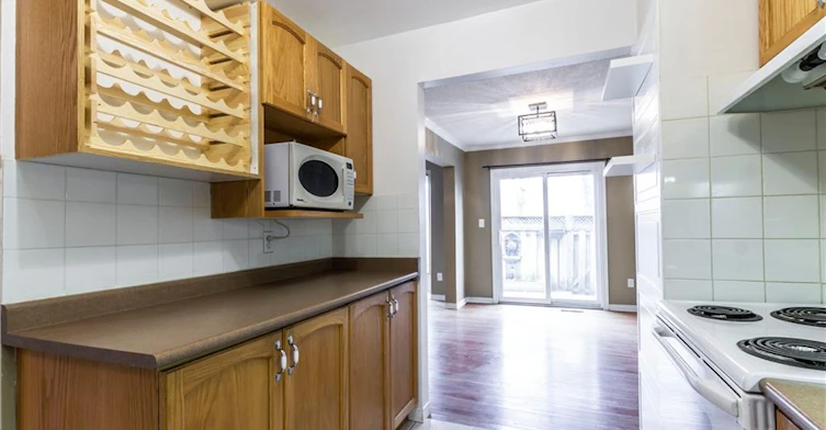 6-2 Royalwood Court, Hamilton, ON, L8E 4Y9 - 7