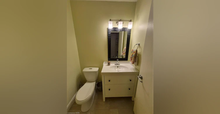 384 Pioneer Drive, Kitchener, ON, N2P 1K6 - 9