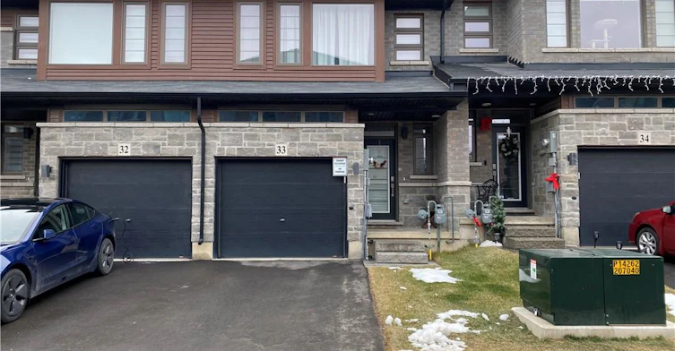 33-30 Times Square Boulevard, Hamilton, ON, L8J 0L8