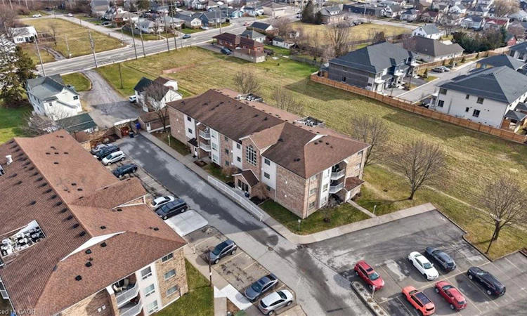 303B-1061 Vansickle Road N