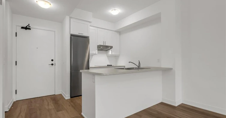 211-600 North Service Road, Hamilton, ON, L8E 0L2 - 5