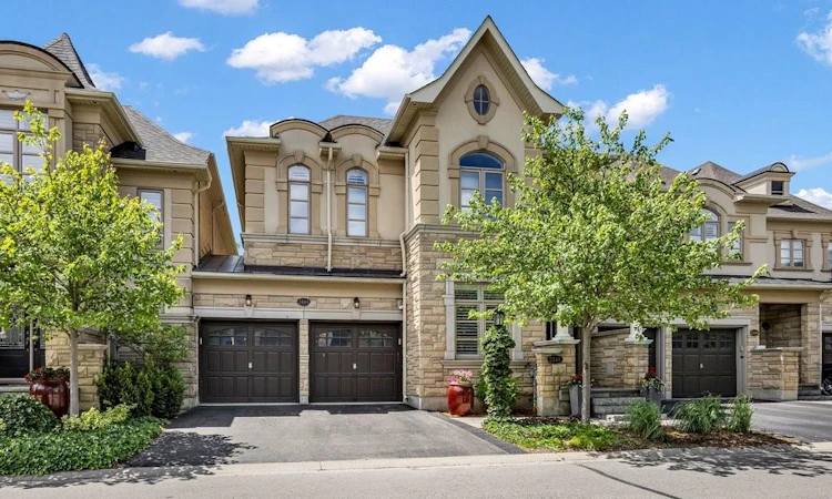 2444 Chateau Common