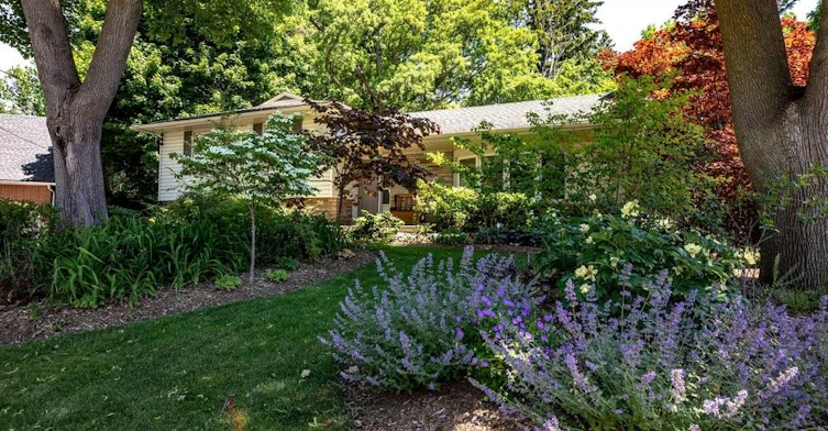 589 Sharalin Court, Burlington, ON, L7T 2N7 - 4