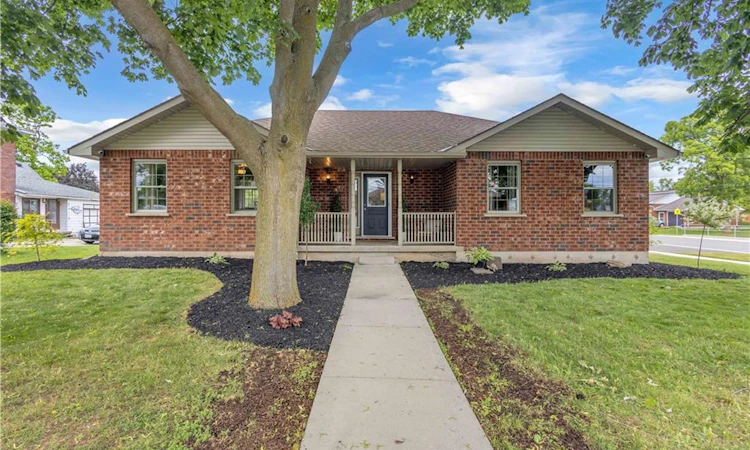 5 Walpole Drive