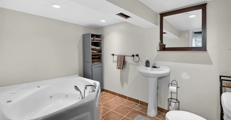 209 Glendale Avenue N, Hamilton, ON, L8L 7K2 - 34