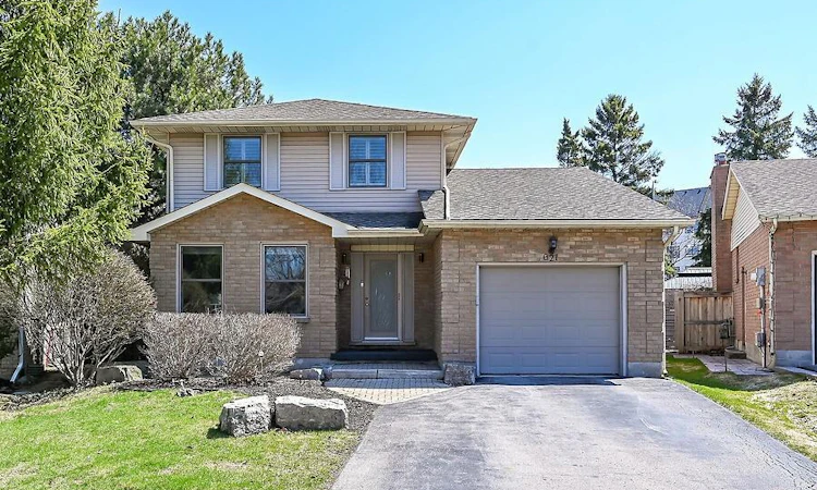 621 Tomahawk Crescent
