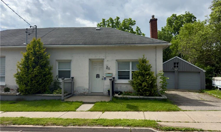 21 Cedar Street