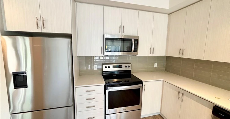 202-340 Plains Road E, Burlington, ON, L7T 0C2 - 5