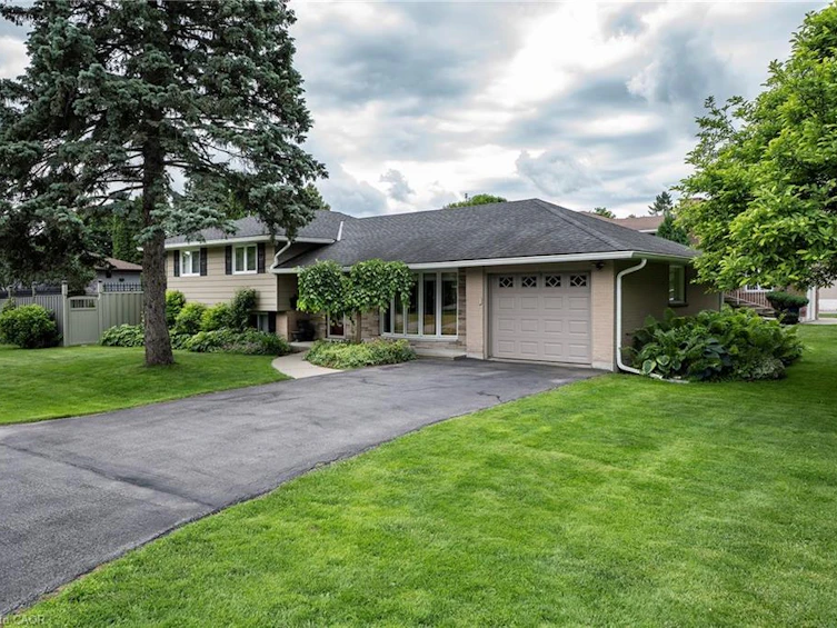 170 Seminole Road, Hamilton, ON, L9G 1Y8