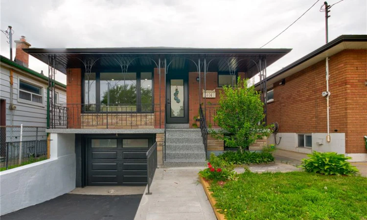 101 Reid Avenue N