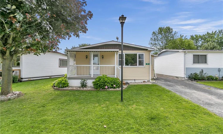 17 Fairview Crescent