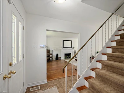 50 Queen Mary Crescent - 4