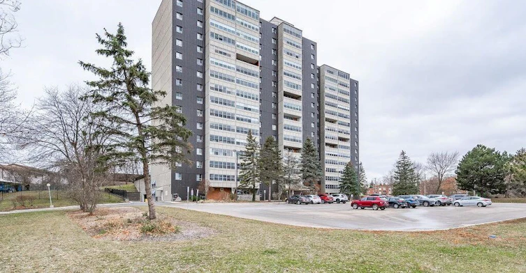 811-225 Harvard Place, Waterloo, ON, N2J 4H4