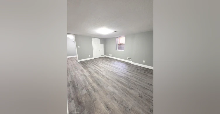 Lower-76 Glenview Avenue, Cambridge, ON, N1R 2W2 - 3