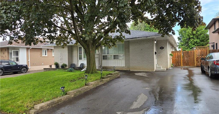 B-2026 Fontwell Crescent, Mississauga, ON, L5J 2G7