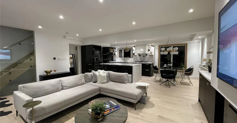 72 Sarasota Avenue, Hamilton, ON, L9C 3X5 - 2