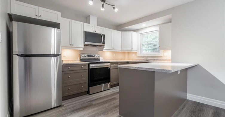 2-38 Viewpoint Avenue, Hamilton, ON, L8V 2S5 - 3
