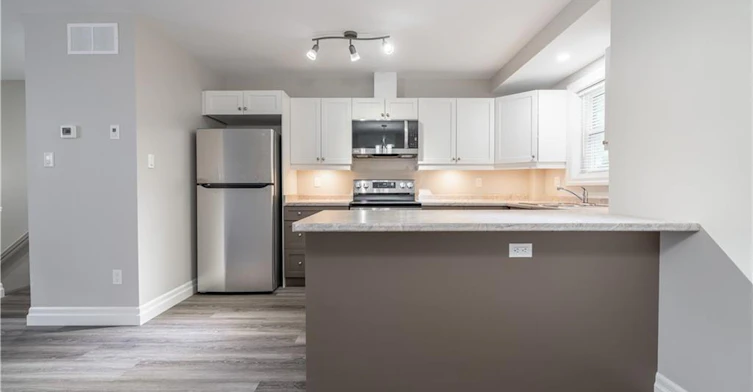 2-38 Viewpoint Avenue, Hamilton, ON, L8V 2S5 - 2
