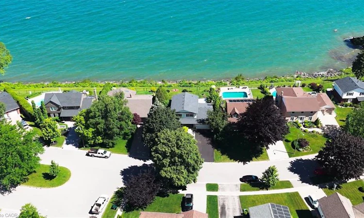 15 Cheval Drive