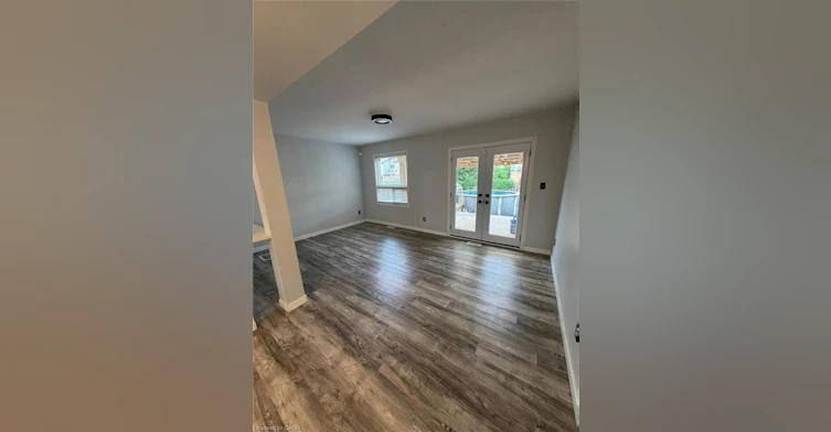 34 Mountain Laurel Crescent, Kitchener, ON, N2E 3W9 - 5