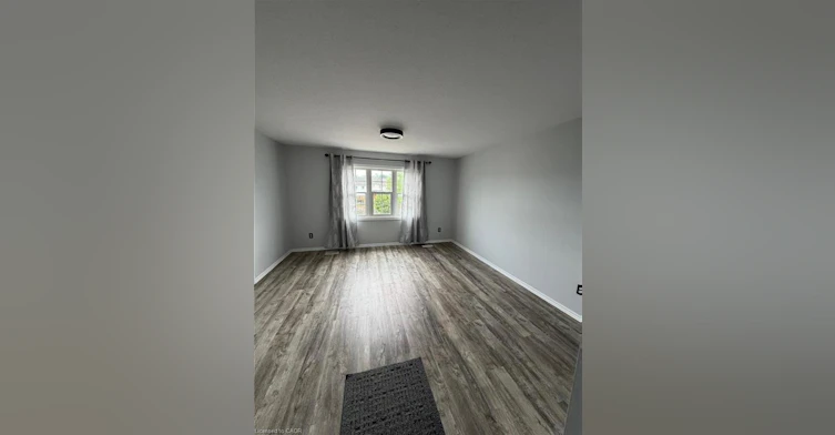 34 Mountain Laurel Crescent, Kitchener, ON, N2E 3W9 - 8