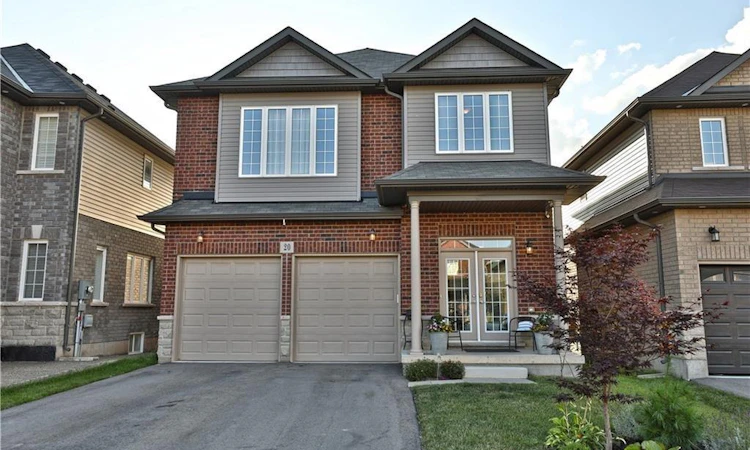 20 Hidden Ridge Crescent
