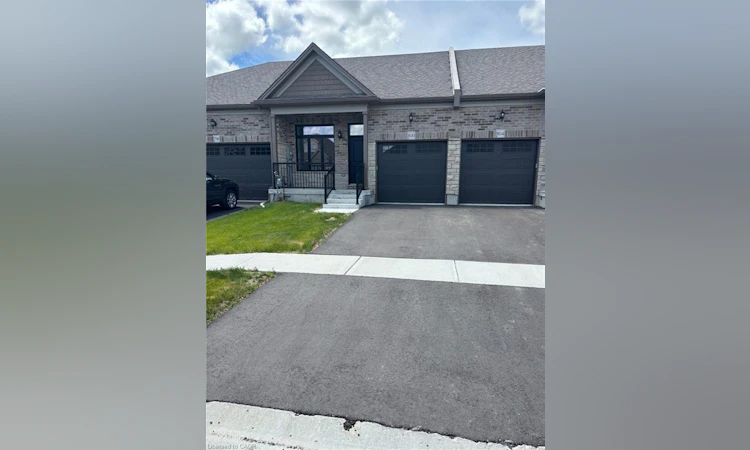 800 Garden Court Crescent