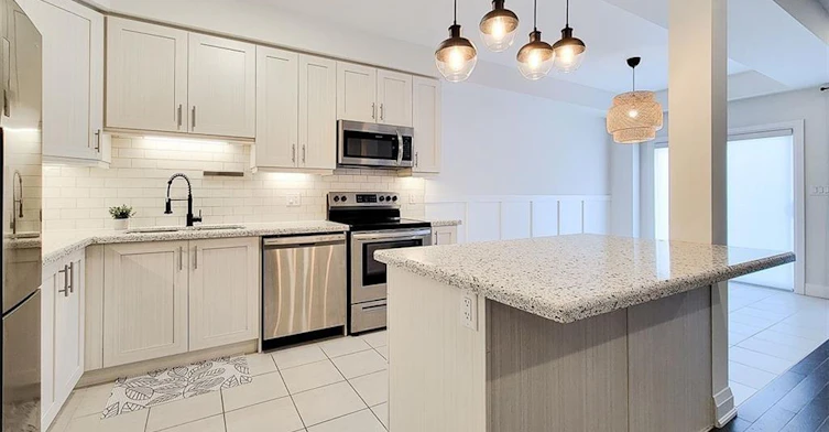 8 Dayman Drive, Hamilton, ON, L9K 0J9 - 7