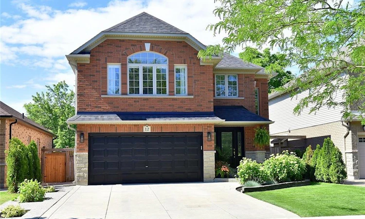 12 Wills Crescent